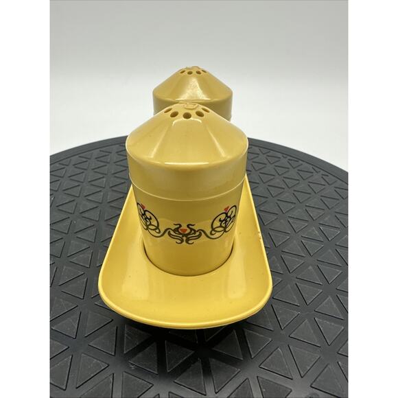 Vintage Eagle Brand Mid Century Yellow Retro Salt & Pepper Plastic Shakers NEW - Picture 4 of 8